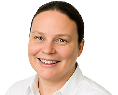 エダンズ メディカルライター Sarah Bubeck, PhD（本論文の謝辞にメディカルライティング支援が記載）